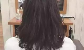 中卷发怎么扎好看